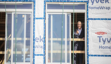 City of Ottawa finance committee OK's deal with feds to build 3,000 homes