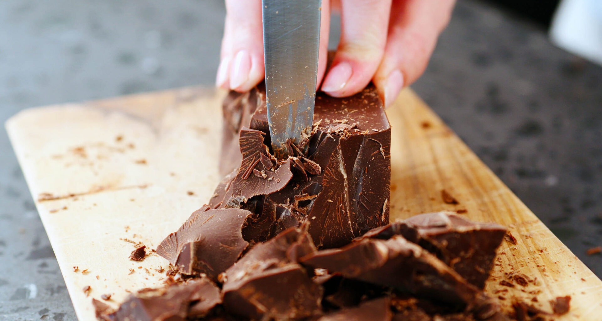 Compound found in dark chocolate is linked to slower aging