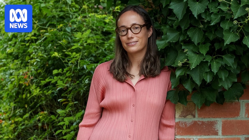 Lily Mora explores origins of Australian modernism in new show at Heide Museum of Modern Art