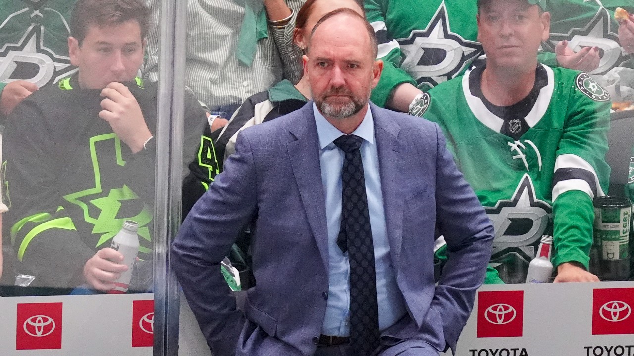 Islanders fire Patrick Roy, name Peter DeBoer head coach