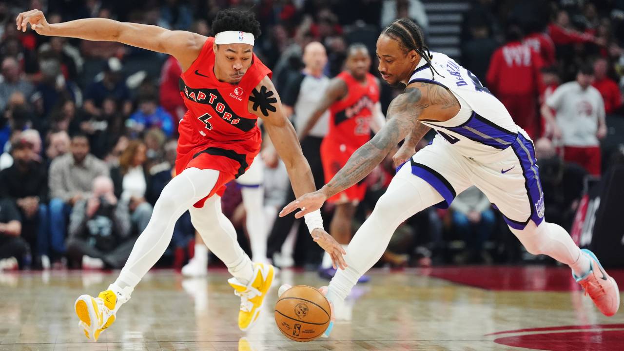 Former Raptors Achiuwa, DeRozan help Kings drop Toronto to seventh in East
