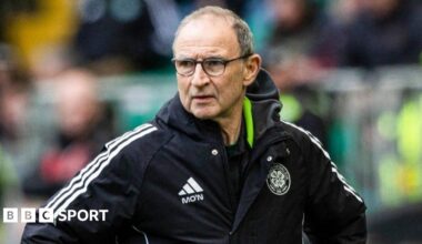 Martin O'Neill (left) overseeing training with assistant Shaun Maloney