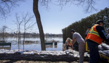 Montreal brings in sandbags, pumps as several provinces on flood alert