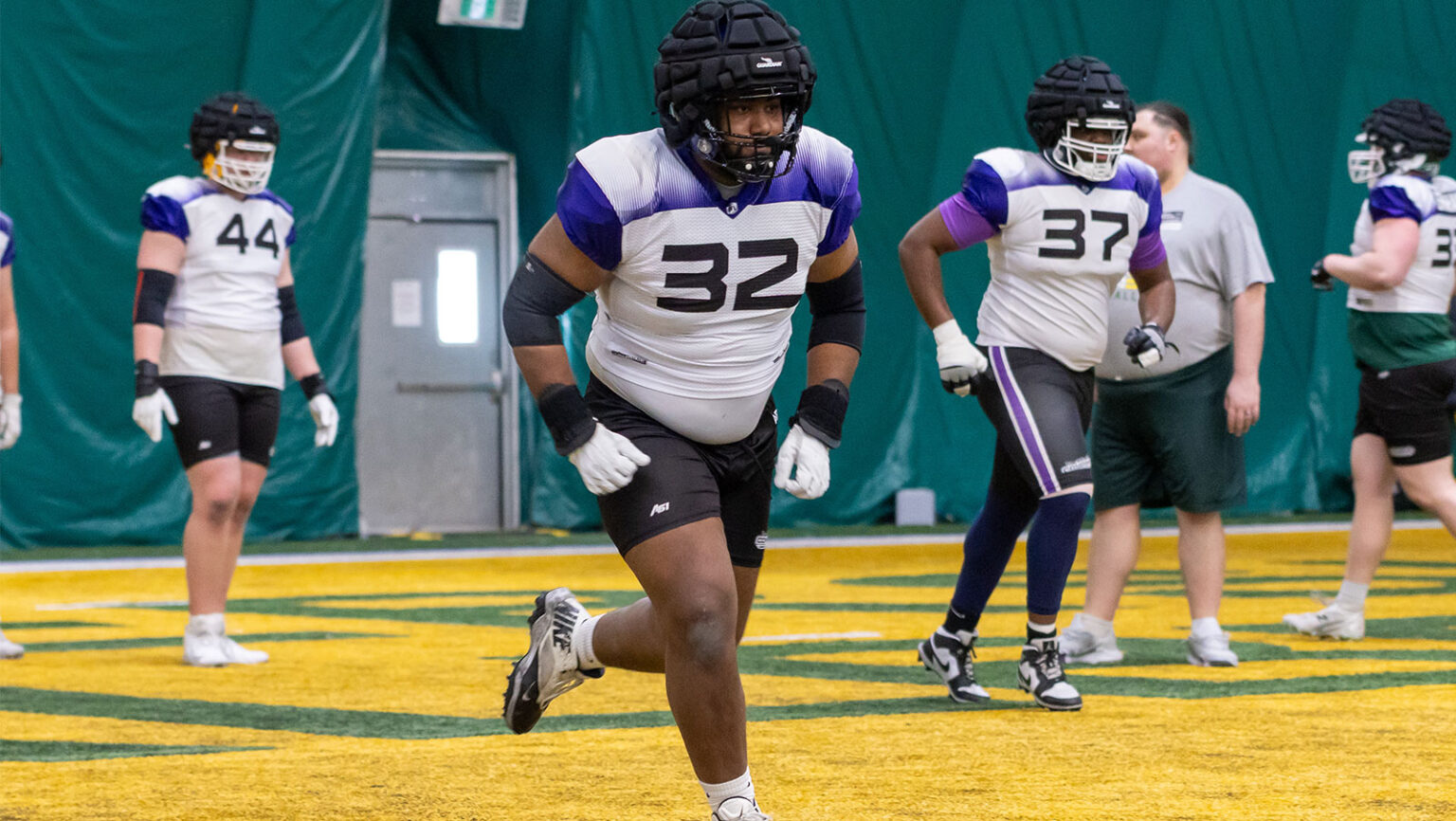 A Carabins player catches the eye of CFL scouts