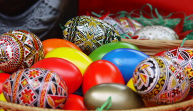 What's open and closed in Calgary this Easter long weekend