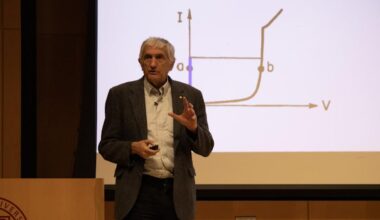 Physics Nobel Laureate John Martinis Kicks Off New Cornell Undergraduate Lecture Series