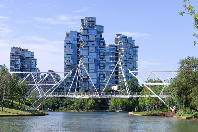 Edenland Pedestrian Bridge in Luxelakes / unarchitecte - Exterior Photography, Waterfront
