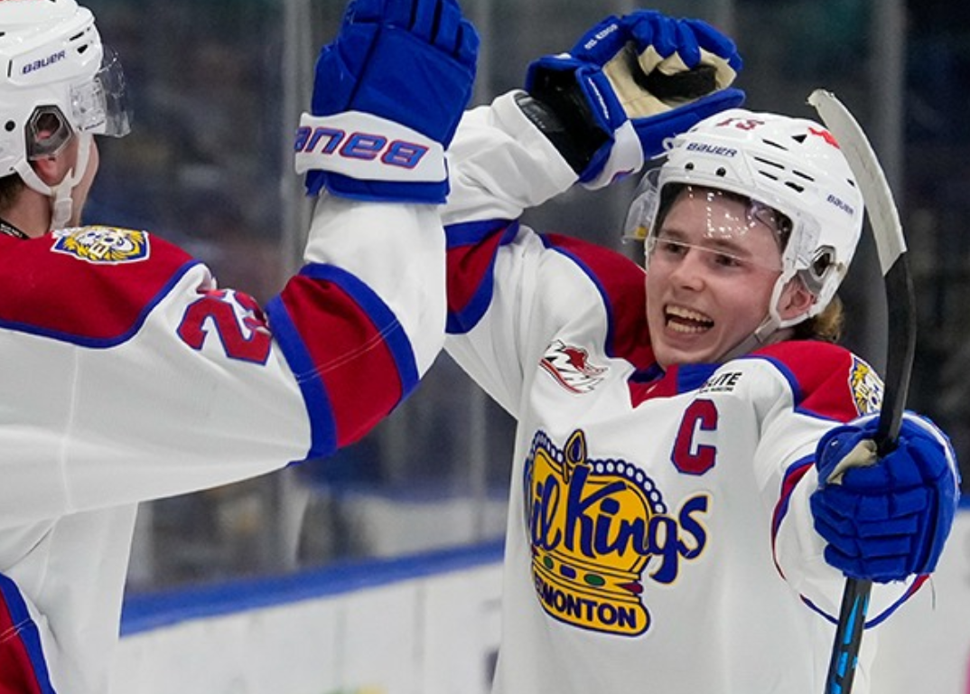 Miroslav Holinka hat trick lifts Edmonton Oil Kings past Saskatoon Blades, WHL playoff series tied