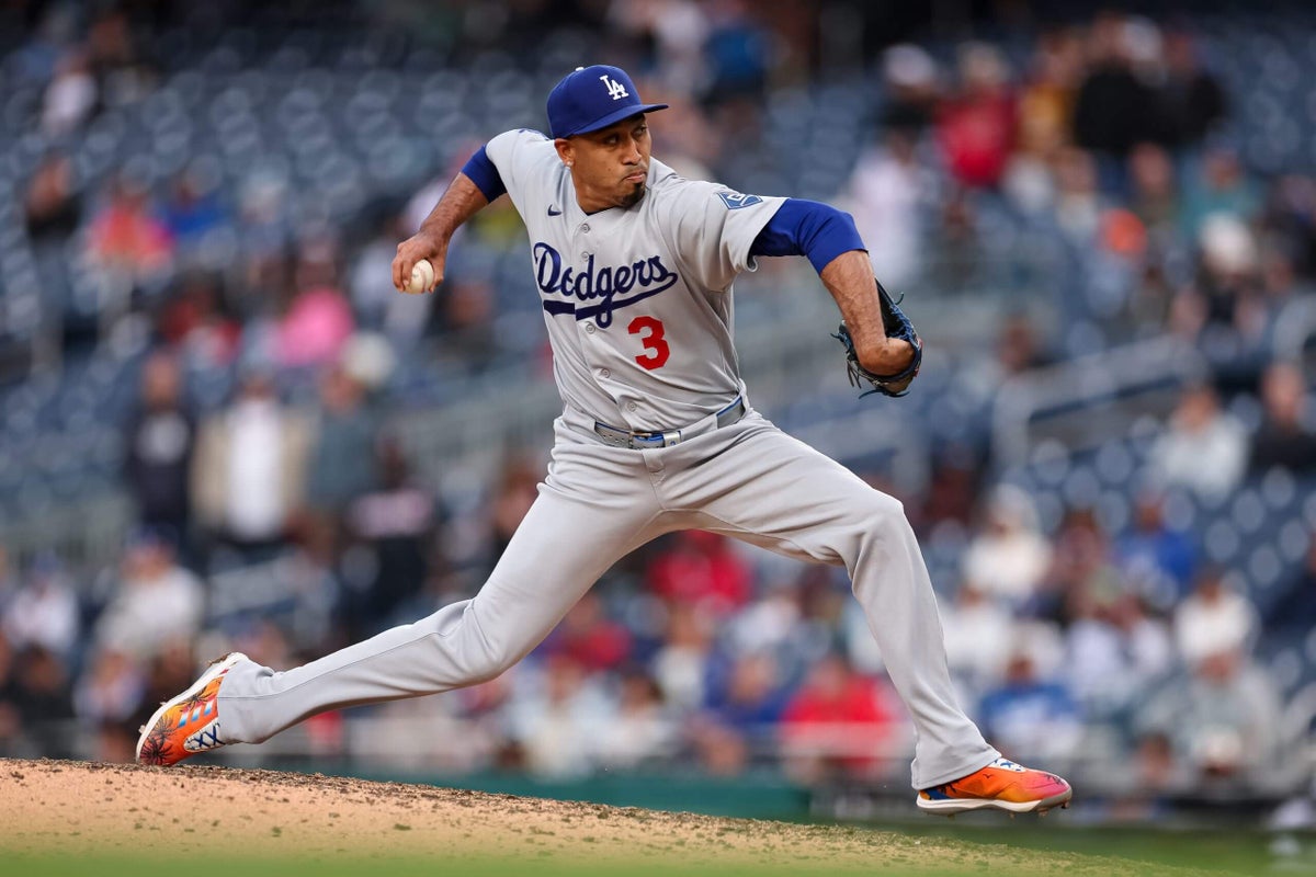 Dodgers place closer Edwin Díaz on injured list with right elbow issue