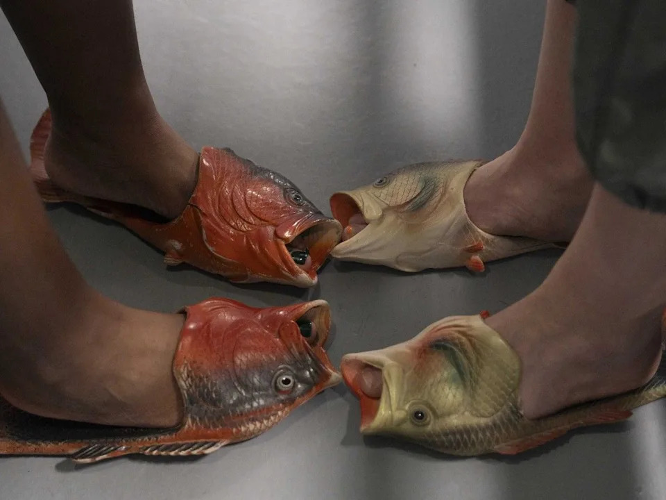  Event organizer Rachel Weldon wasn’t the only person sporting fish-shaped flip flops at Champagne Bath.