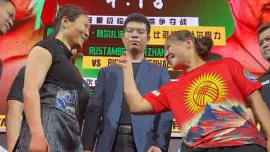 Kyrgyz fighter Baktygul Kurmanbekova defeats Chinese opponent in MMA bout