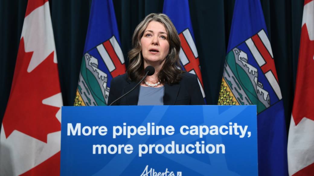 Click to play video: 'Alberta signs agreement with Enbridge to expand pipeline capacity'