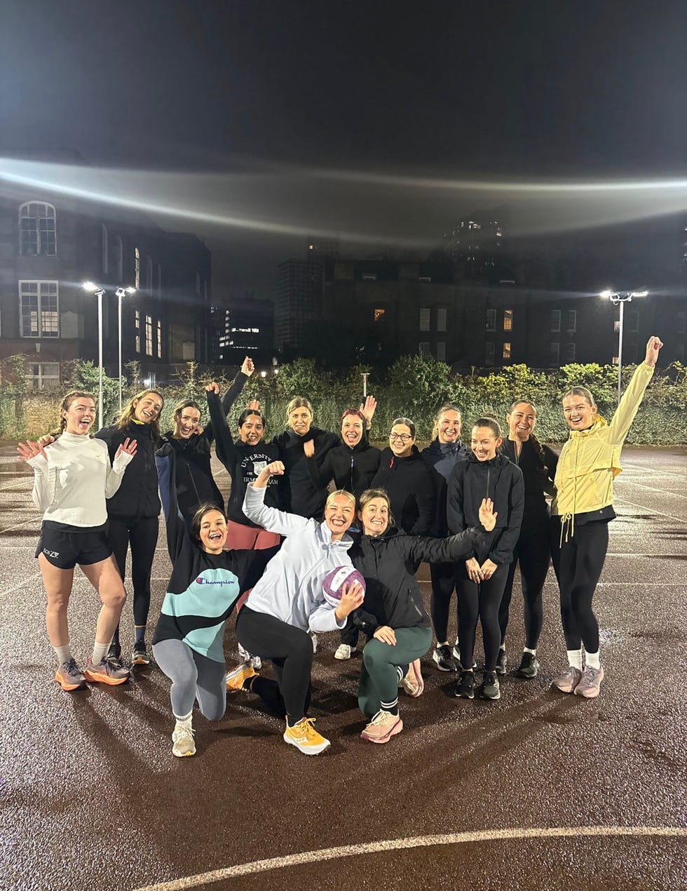 vo2 max fitness routine: hannah and her netball team