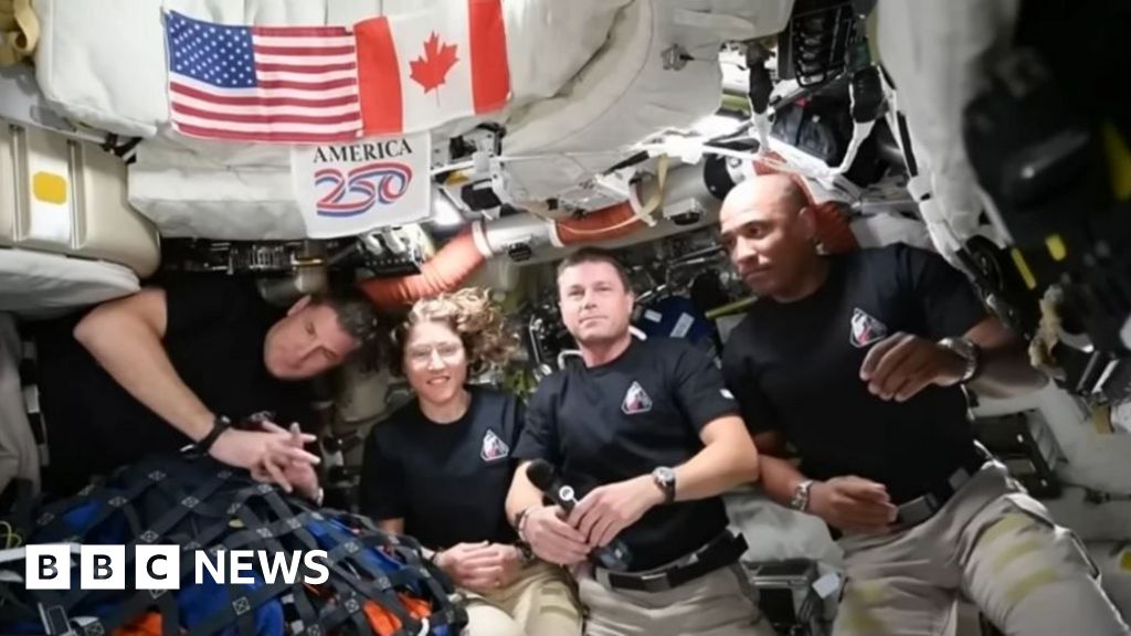 Welsh laser firm 'over the moon' to play a part in Artemis II space mission - BBC