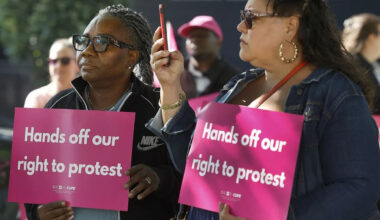 Is Ottawa's 'bubble' bylaw constitutional? Councillors hear from all sides