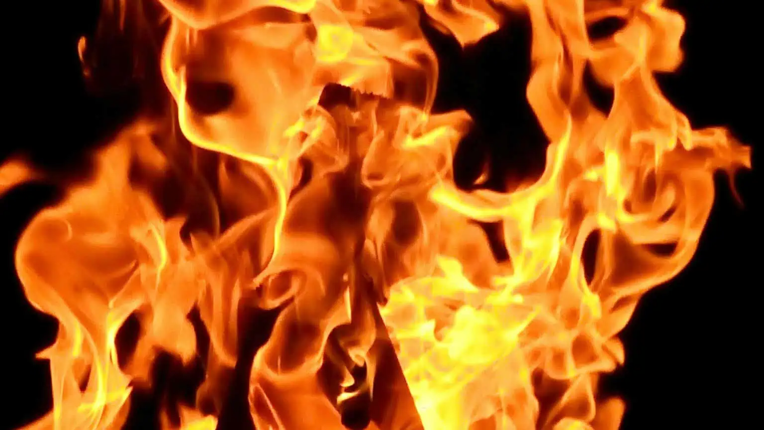 UPDATE: 3 people seriously injured in townhouse fire in Mississauga