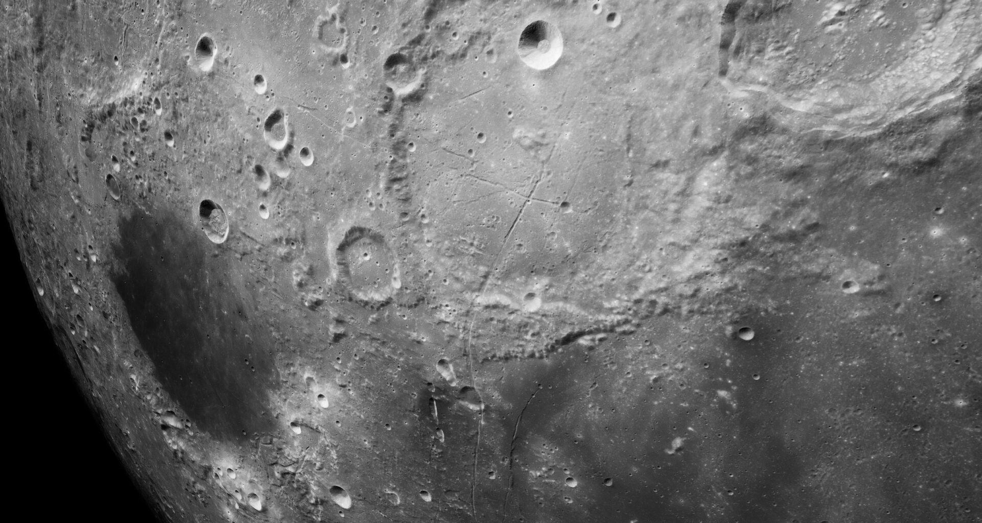 This isn't a photo from Artemis II – it's an Unreal Engine 5 scene made with real NASA data