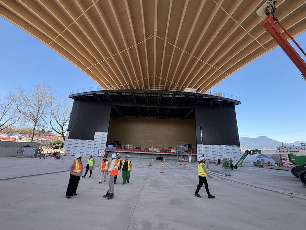 freedom mobile arch pne amphitheatre