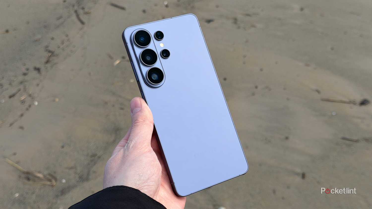 Person holding Galaxy S26 Ultra.