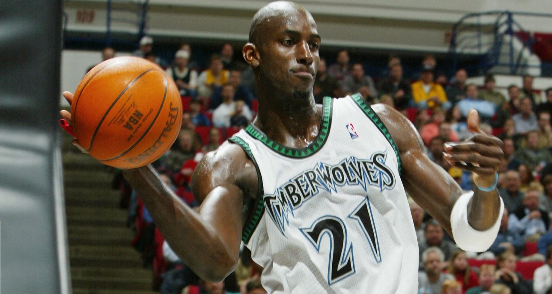 Timberwolves formalize reunion with Kevin Garnett, plan to retire his No. 21 jersey