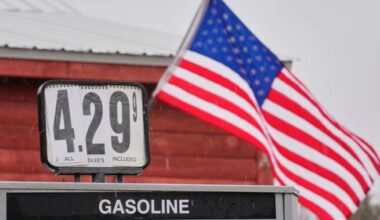 Soaring U.S. gas prices amid Iran war ups pressure on drivers and Trump - National