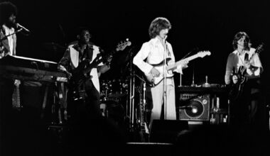 Robben Ford recalls what it was like jamming with George Harrison in the 70s