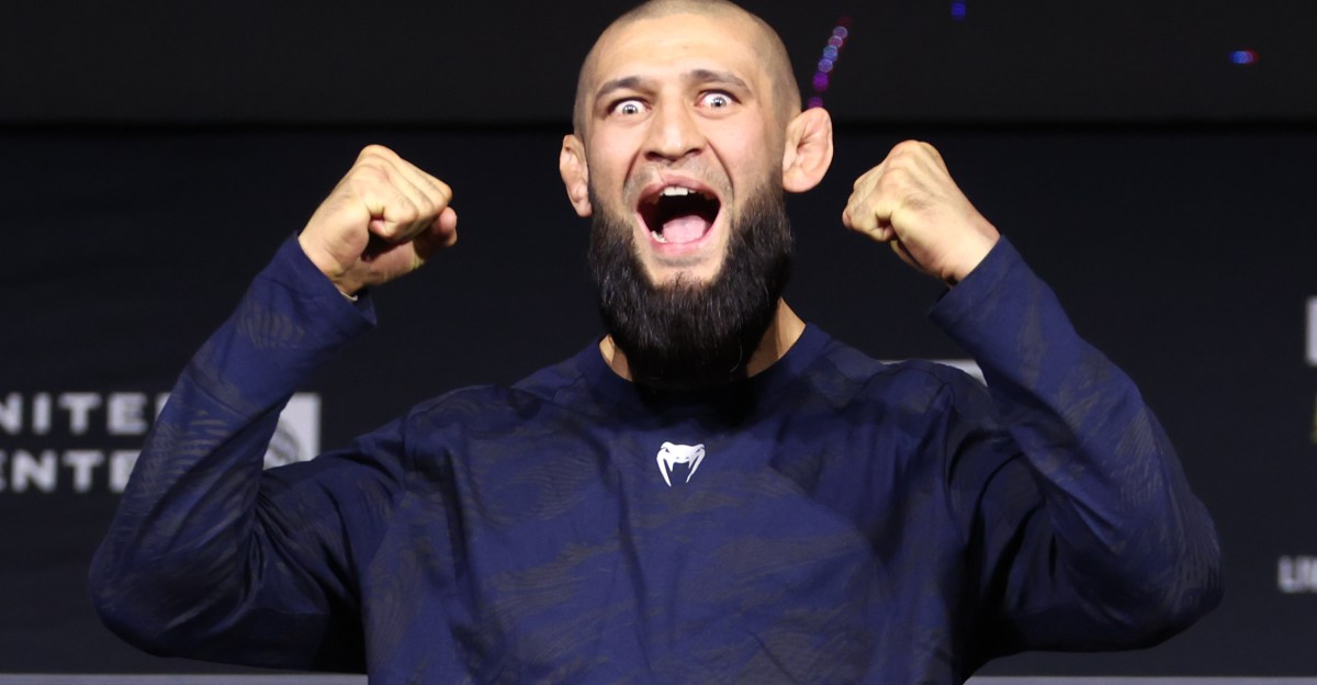 Video: Khamzat Chimaev strangles UFC legend in less than a minute: ‘I grew up on his fights’