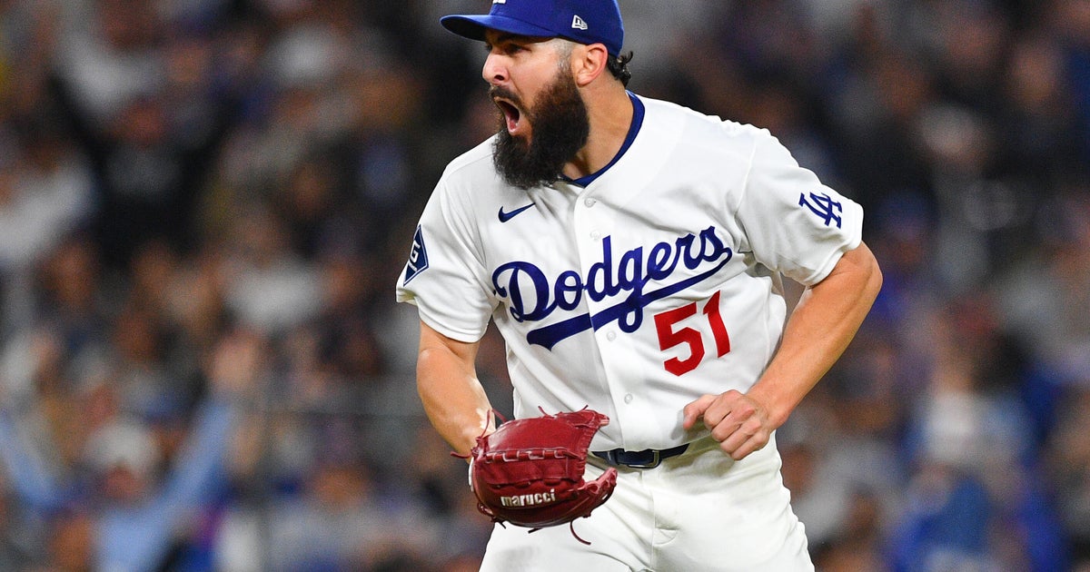 Tucker delivers go-ahead hit, Vesia hurls shutdown ninth and Dodgers top Mets, 2-1