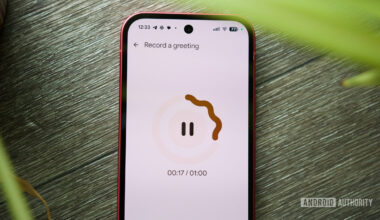 Recording a custom greeting for Take a Message on a Pixel phone.