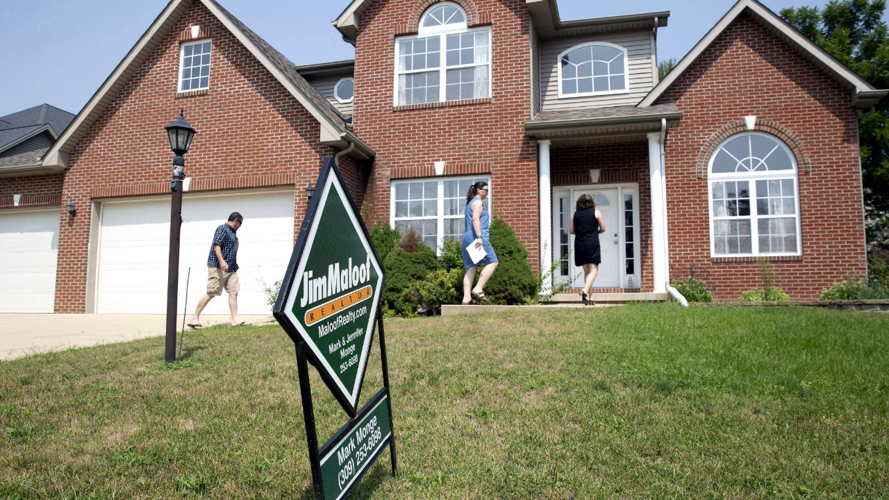 Fannie Mae, Freddie Mac to allow credit scores, including rent, utilities