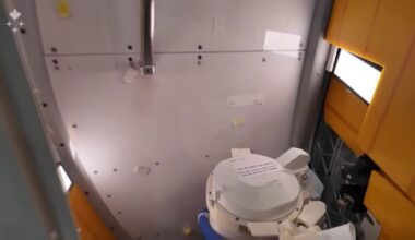 'Space plumber' fixes jammed toilet on Artemis moon mission - The Globe and Mail