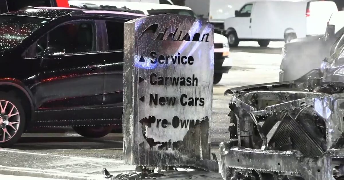 Crews extinguish tow truck engulfed in flames in Mississauga, police investigating possible cause – CP24