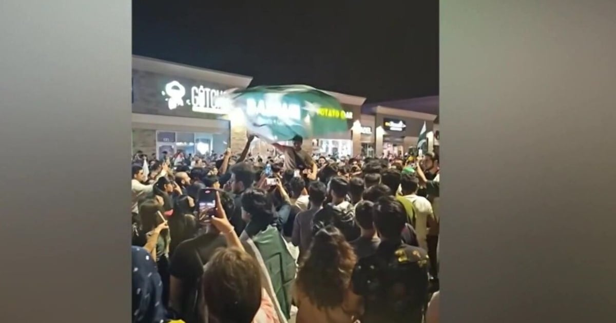 Mississauga reaches deal with Ridgeway Plaza to prevent nuisance gatherings – CP24