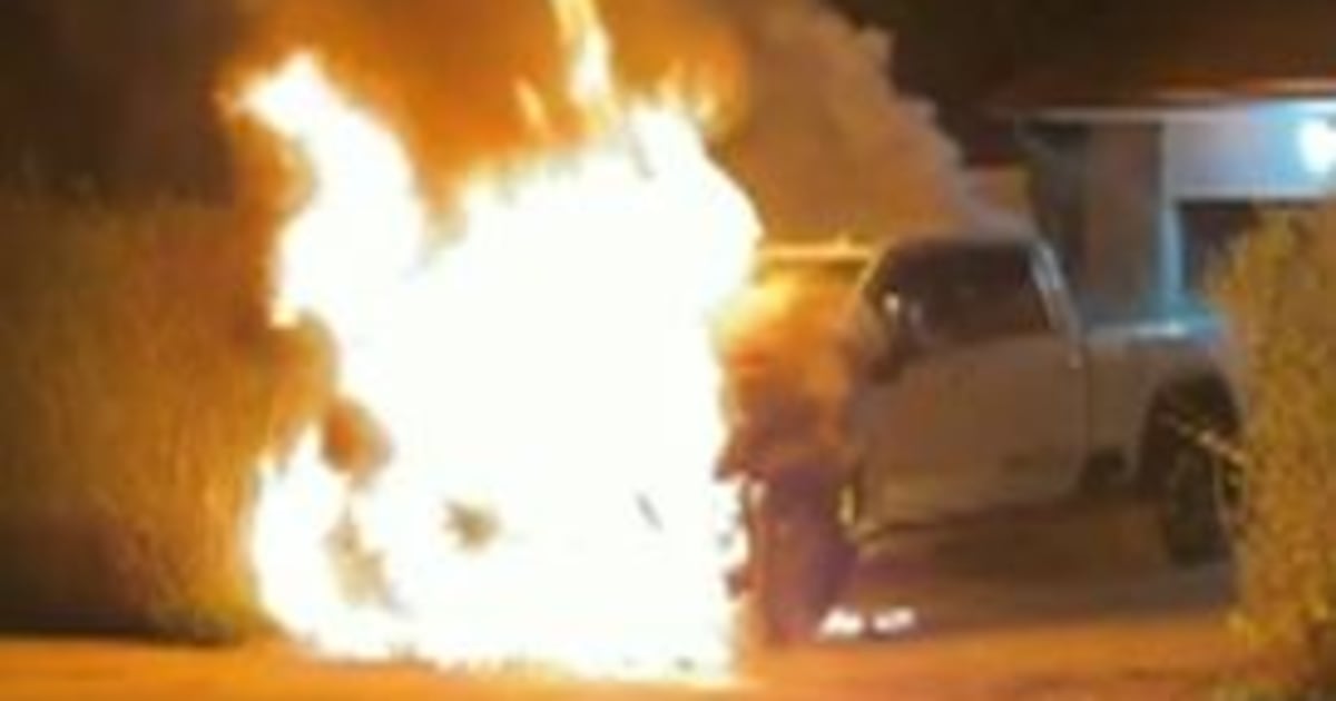 Tow truck engulfed in flames on a home driveway in Brampton – CP24
