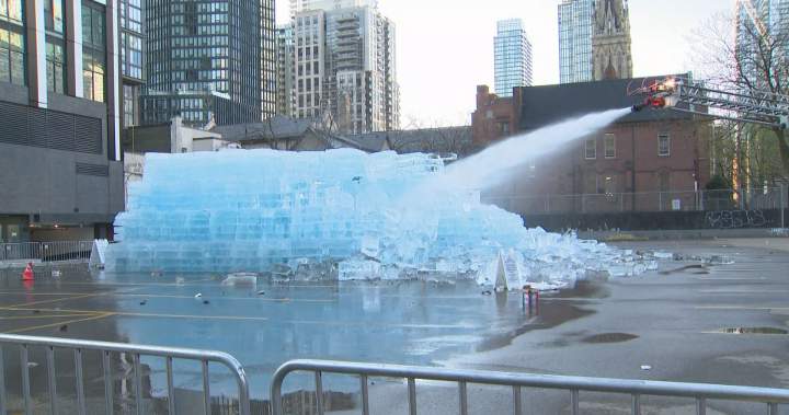 Toronto fire crews melting Drake’s ice sculpture for safety - Toronto