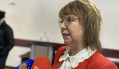 Opposition House Leader Pushing for AI Policy for Elected Officials