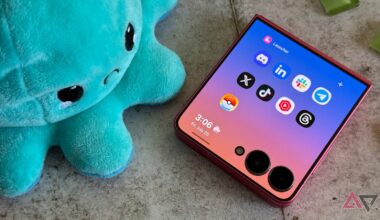 Here's our first unofficial look at Samsung's Galaxy Z Flip 8