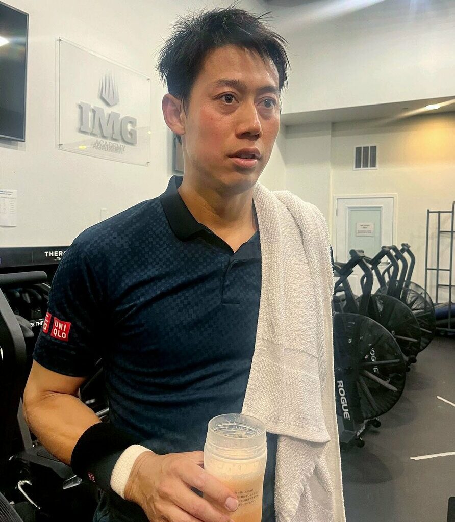 Nishikori fights on physically after denying retirement