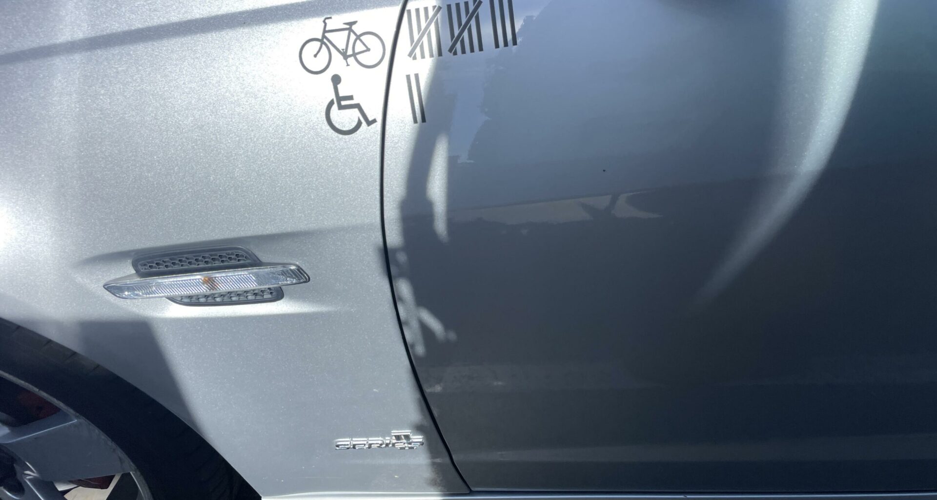 "So much ill will": Disgust at driver's 'kill score' sticker tallying up cyclists and wheelchair users hit; Fans unsure of new Ineos kit; Un-bee-lievable bike scenes in Paris + more on the live blog - Cycling News | Bike Reviews