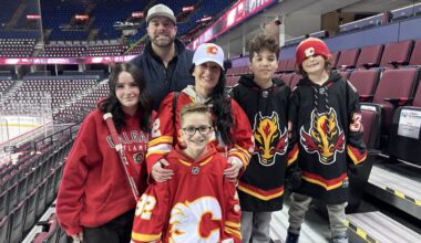 With gesture to 10-year-old fan, Dustin Wolf proves that small goalies can make big impact