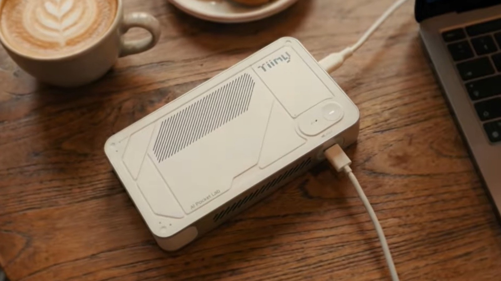 This Tiny Supercomputer Fits 'Doctorate-Level' AI Into Your Pocket