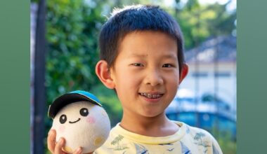 8-year-old watches his plush toy rocket to the moon with Artemis II mission