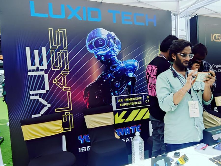 Luxid Tech Expands AR VR Ecosystem With Vue Devices