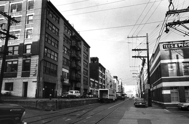 1974: Looking north to 1000 block Hamilton St.