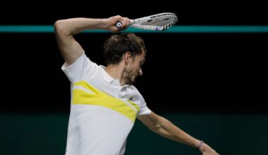 Daniil Medvedev smashes racket seven times in 6-0, 6-0 loss