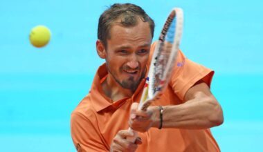 Daniil Medvedev’s secret to a mid-match mental reset: Clean laundry! | ATP Tour