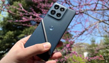 Motorola is doing what Samsung won't, and it's starting to pay off