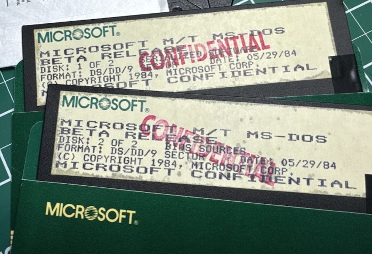 MS-DOS 4 floppy disks
