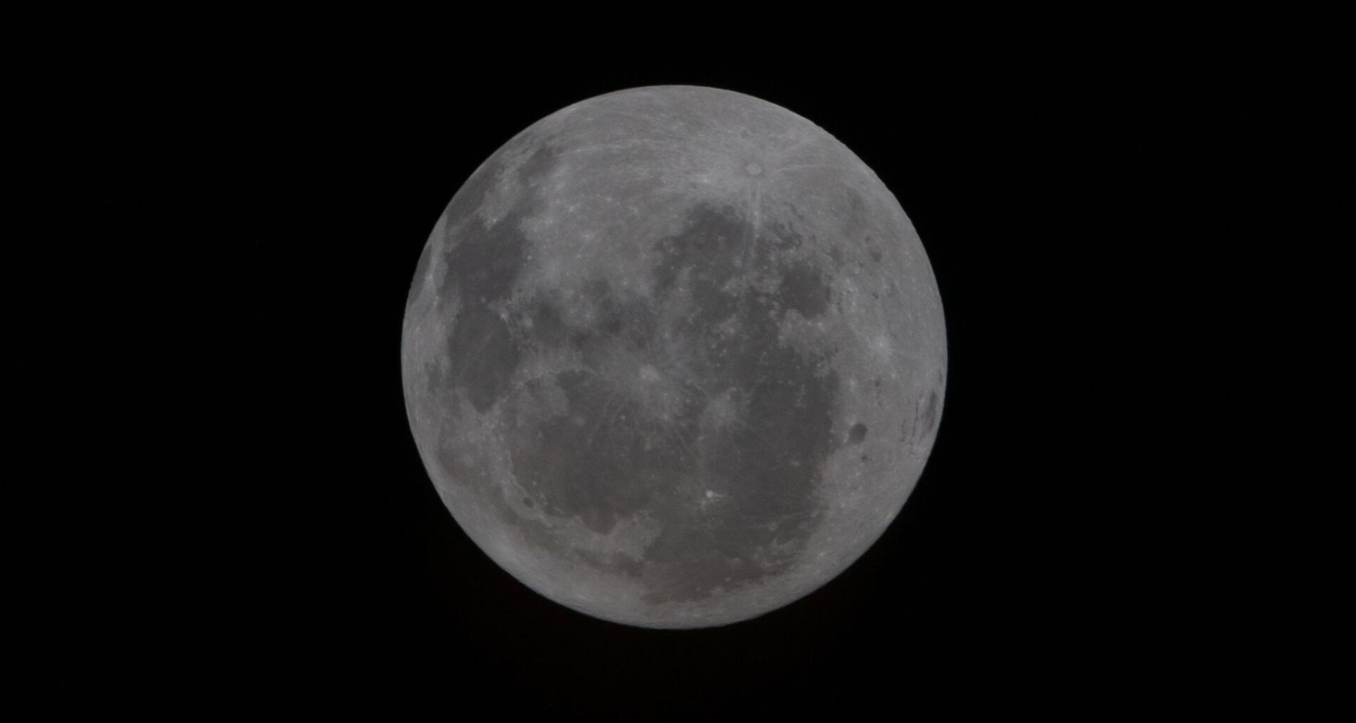 When the moon hits your eye from your Orion ship up high, that's a 'mare' for Artemis 2