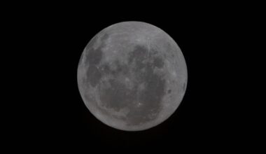 When the moon hits your eye from your Orion ship up high, that's a 'mare' for Artemis 2